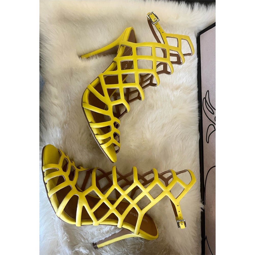 Summertime fine caged heels with ankle buckle 💚💛